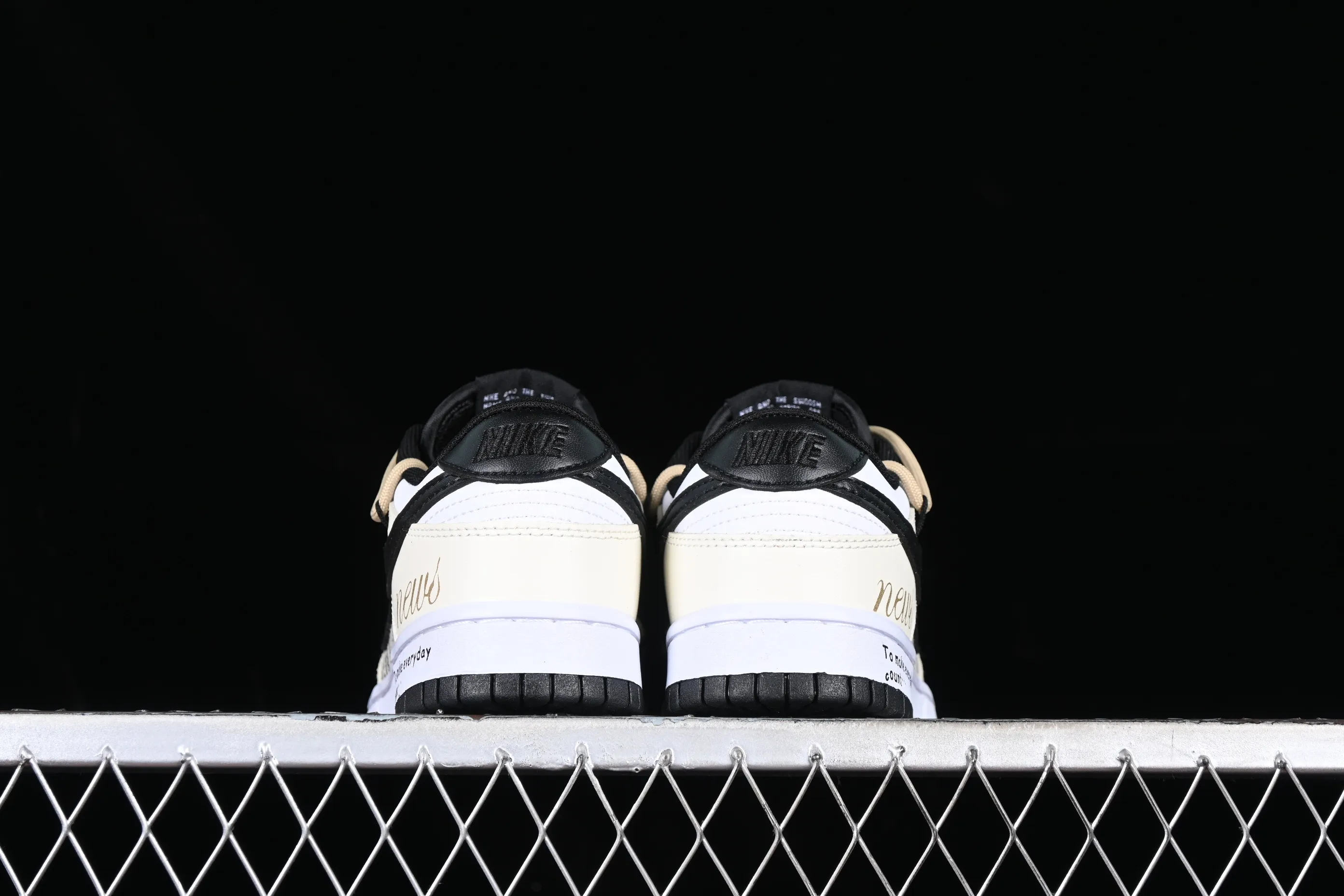 All categories Nk SB Dunk series Nk SB Dunk Low low-top sneakers Nk Dunk Low strap customization SB smashed backboard fashion casual sneakers DV0831-002